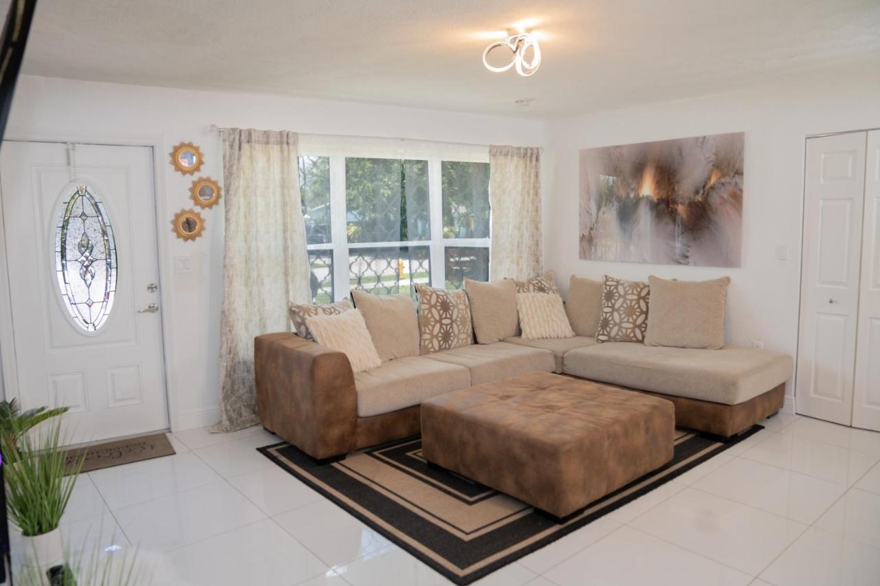 Light & Cozy House In Pompano Beach - Bbq, Patio, Parking Exterior foto
